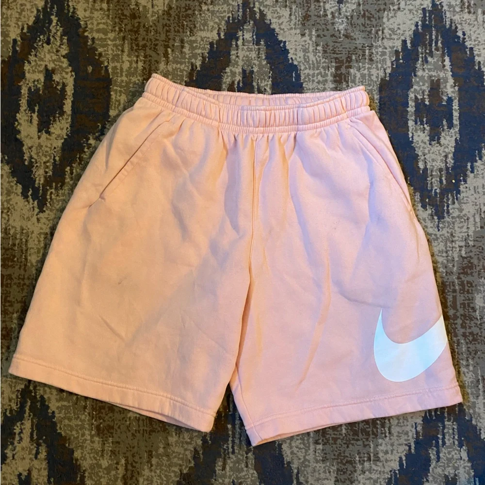 Men’s Nike shorts - Picture 2 of 3